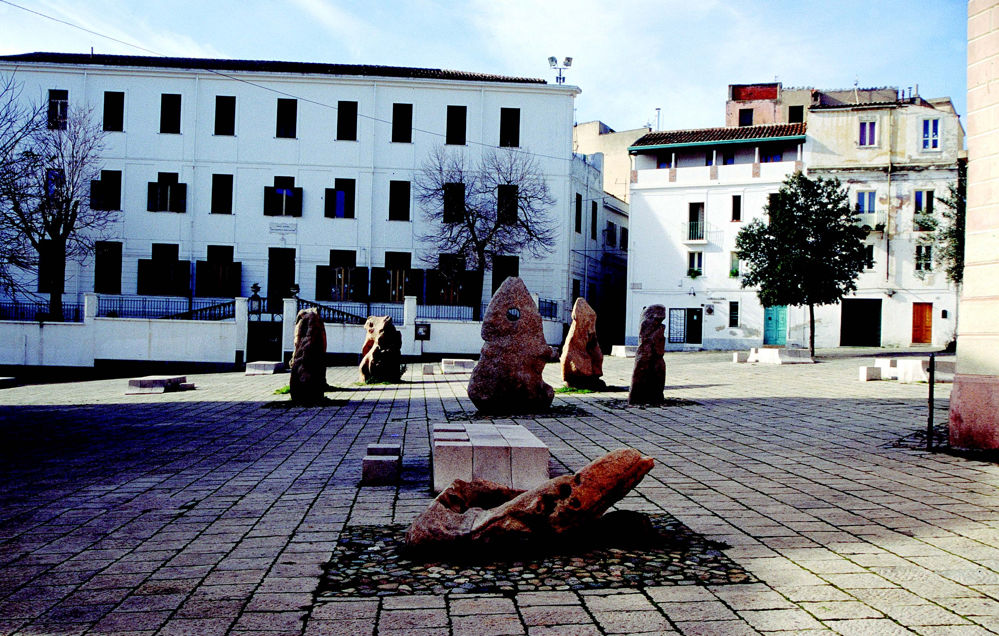 Nuoro,piazza Sebastiano Satta, progettata e realizzata da Costantino Nivola.
