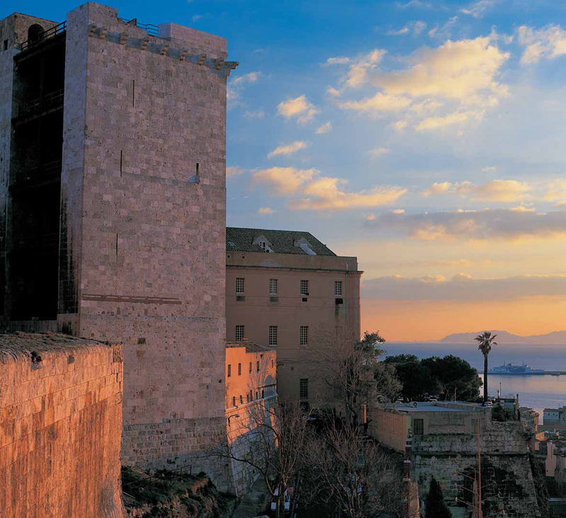 Scorcio di Cagliari visto dai bastioni di Santa Croce